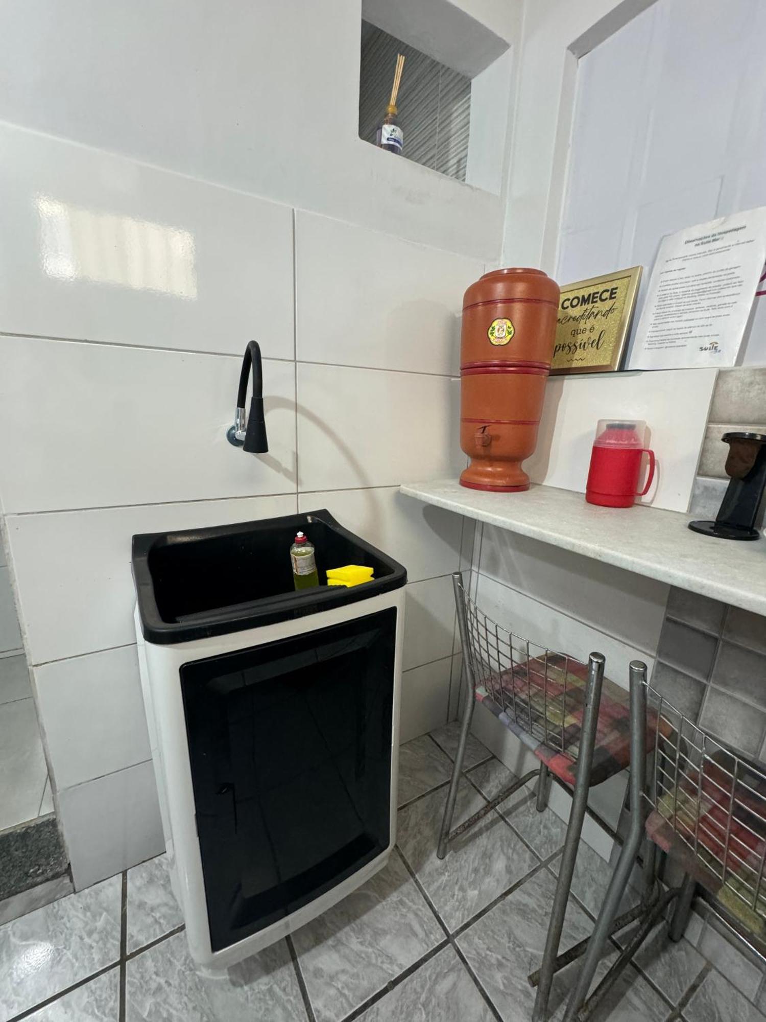 Suite Mar 210 - Economica E Compacta - Praia Do Morro - Predio Frente Mar Com Elevador, Atravessou A Avenida, Ja Esta Na Praia - Garagem - Internet Guarapari Luaran gambar
